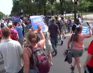 RAW_VIDEO_of_a_Bernie_Sanders_rally_on_t_0_20160724213021-401096