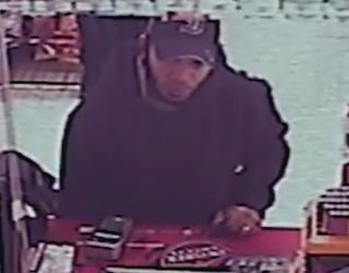 V BRECKENRIDGE APT ARMED ROBBERY 5P _00.00.07.05_1542253932039.png.jpg