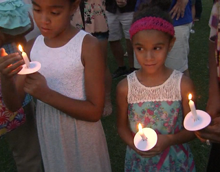 V COBB TEACHER MURDERED VIGIL _WAGA8f13_146.mxf_00.00.21.14_1467394019370.png