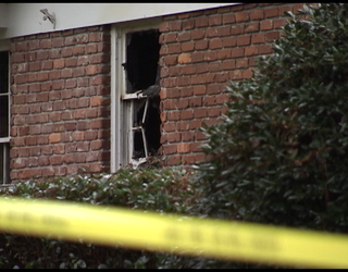 V KING ARTHUR COURT FIRE_WAGA5c9b_146.mxf_00.00.10.12_1450931342454.png