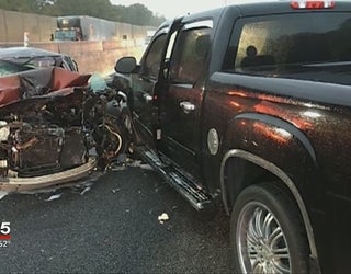 Wrong_way_driver_causes_3_car_wreck_0_20181027022447