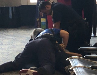 airport arrest Lowell Beckner.mov.00_03_17_26.Still001_1536792851287.jpg-401385.jpg