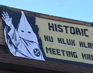 P DAHLONEGA KKK SIGN 11P_00.00.22.01_1487398699771.png