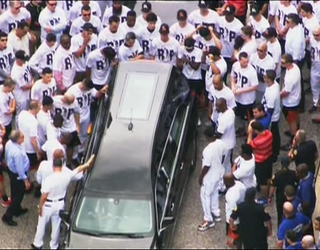 jose fernandez procession Miami_2.mpg_14.14.18.17_1475091558306.png