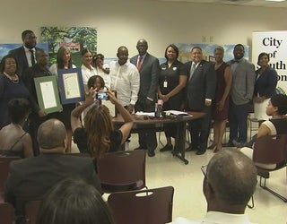 V BOBBY BROWN PROCLAMATION 5P_WAGA6130_146.mxf_00.00.11.00_1532994004255.png.jpg