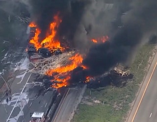 KSAZ Denver Freeway Fire 2 042519-408200