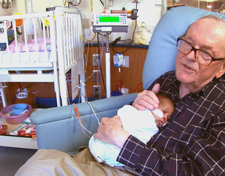 ICU grandpa who cuddled hospital babies for 14 years dies of cancer at age  86