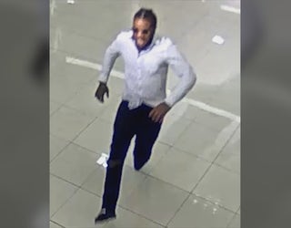 MACY'S JEWELRY THIEF_00.00.14.19_1543759819020.png.jpg