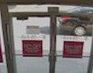 V TMOBILE ROBBERY 5P _00.00.52.28_1559346278976.png.jpg