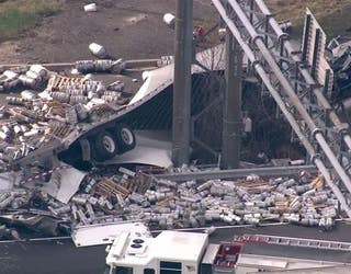 tractor_trailer_crash_bensalem_041018_1523367272701-401096.JPG