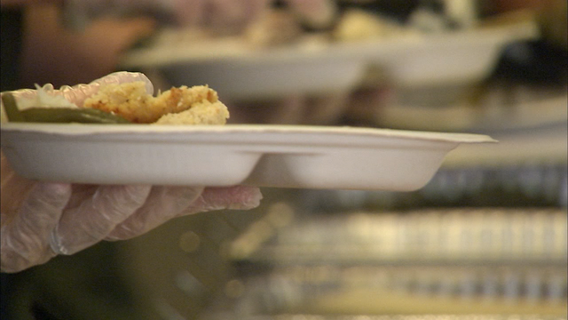 Thanksgiving event feeds 1,000 homeless families in Atlanta