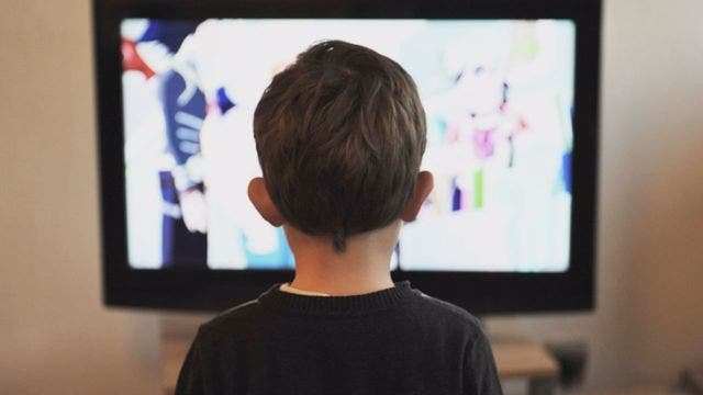 Kids left home alone found watching 'Home Alone,' mother charged