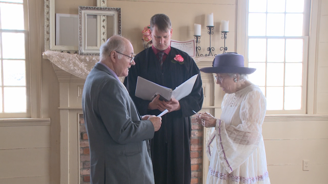 Gwinnett County performs marriages, couple vow renewals for Valentine's Day