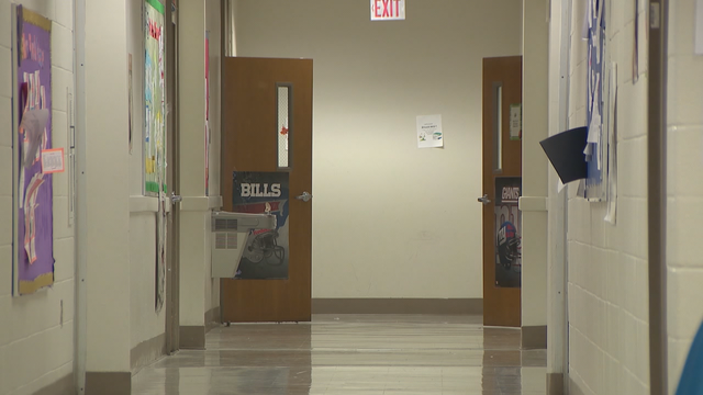 NFL Legends donate $100K to Atlanta school