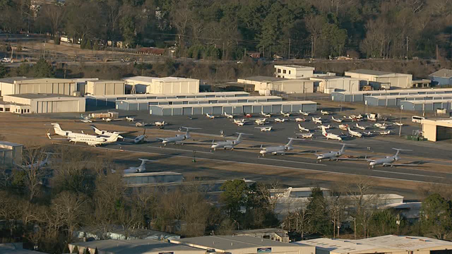 Airport packed with planes ahead of Super Bowl LIII