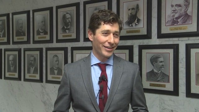 Minneapolis Mayor Frey takes jab at Eagles fans in 'welcome' video