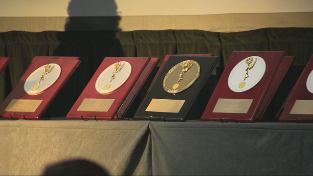 Two of FOX 5's news team receives distinguished honor