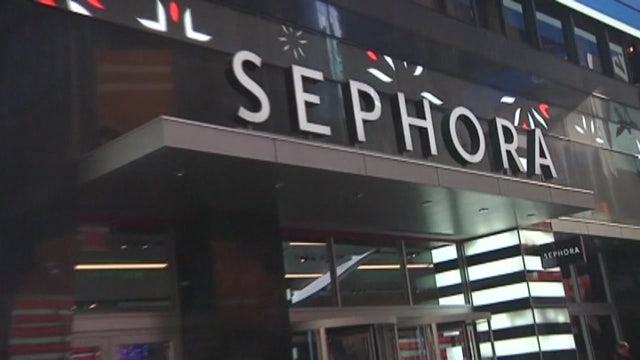 Woman sues Sephora, claims lipstick sample gave her herpes