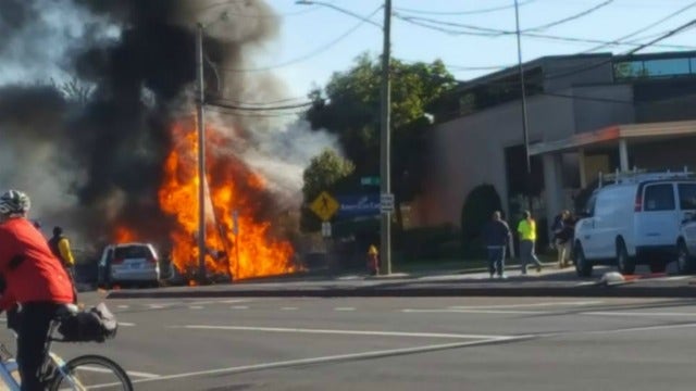 Dramatic video shows Connecticut plane crash