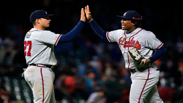 Swanson, Freeman go back-to-back as Braves beat Giants 9-2