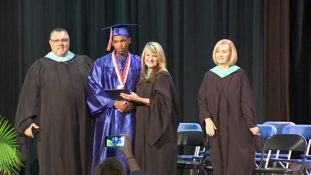 Army recruit gets early graduation ceremony at Bartow High School