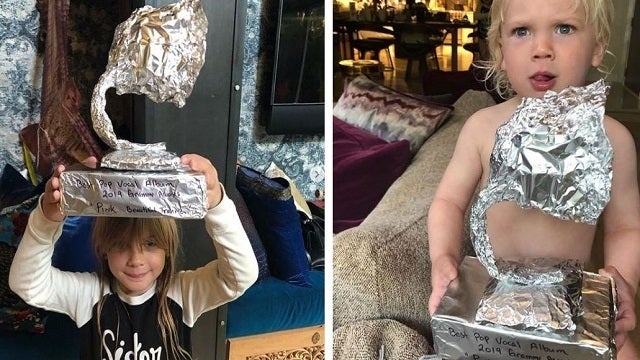 Pink didn't win a Grammy so her kids made her a tin foil award