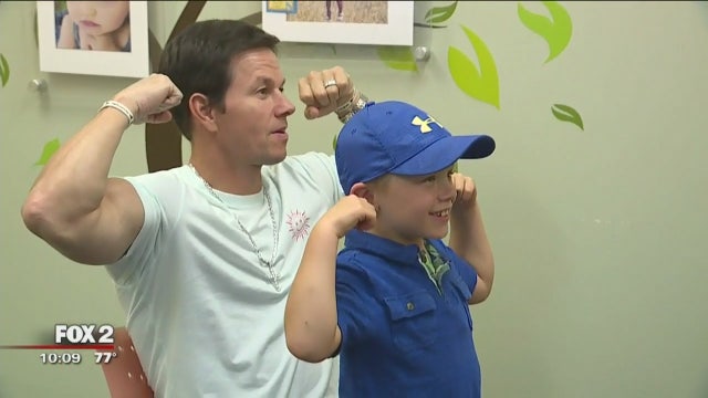 Mark Wahlberg meets boy who beat cancer before opening of Royal Oak Wahlburgers