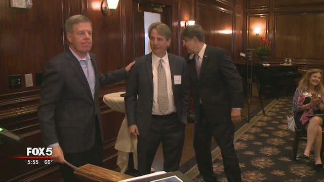 Comedian Jeff Foxworthy honored as Humanitarian of the Year