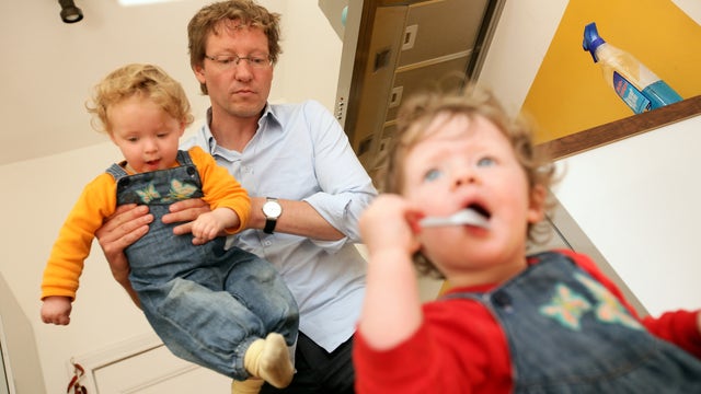 Study finds men less likely to have more kids after taking paid paternity leave