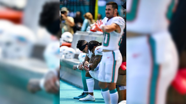 2 players kneel during anthem on NFL opening Sunday, Kaepernick tweets thanks