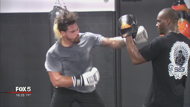 Falcons linebacker Duke Riley trains with MMA titleholder