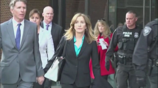 Felicity Huffman, 12 other parents to plead guilty in college admissions scheme