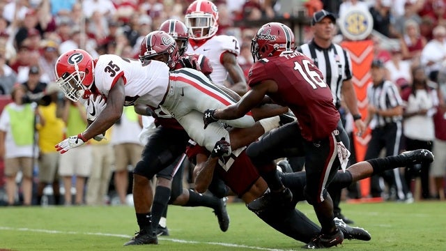 No. 3 Georgia turns road test into rout of No. 24 Gamecocks