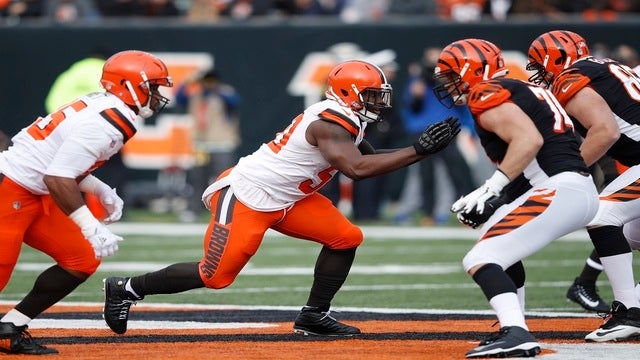 Girlfriend of Browns DE Smith killed in roadside accident