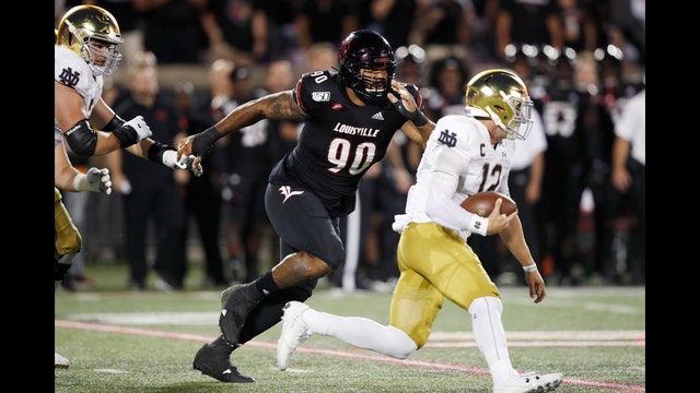 No. 9 Notre Dame pulls away from Louisville 35-17