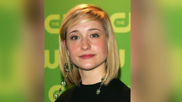'Smallville' actress Allison Mack arrested for alleged sex cult involvement