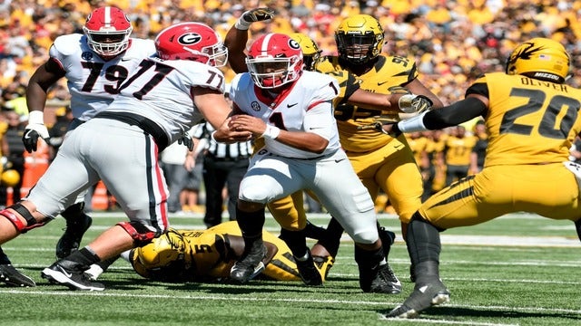 No. 2 Georgia clears another SEC hurdle at Missouri