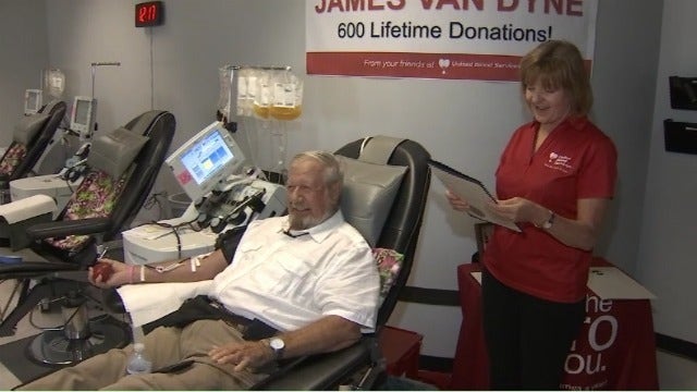 Arizona man makes 600th blood donation to honor promise to late wife