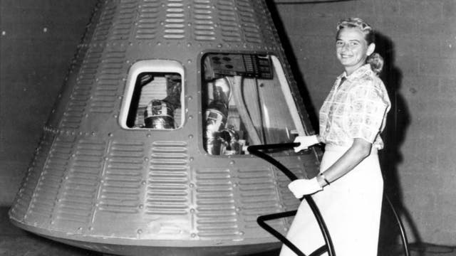 America's 1st female astronaut candidate, Jerrie Cobb, dies