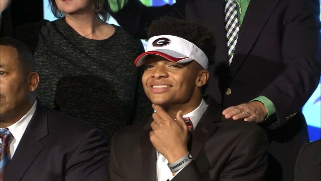 AP source: Georgia freshman QB Fields plans to transfer