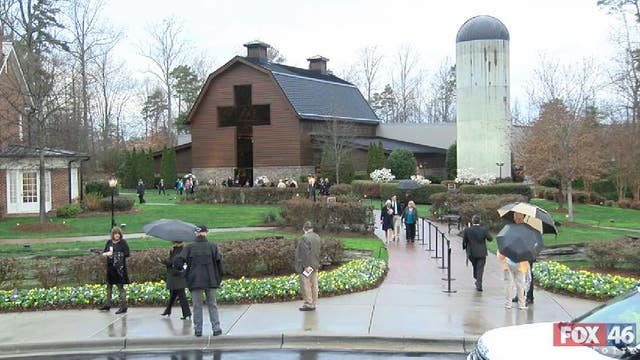 Public paying respects to Billy Graham, who died at age 99
