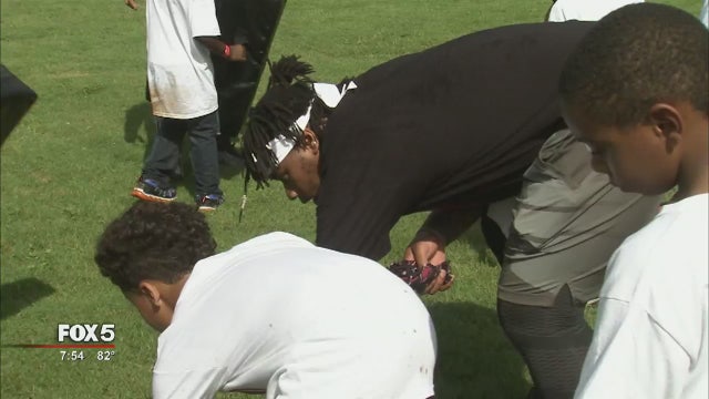 Cardinals d-lineman Nkemdiche hosts youth camp