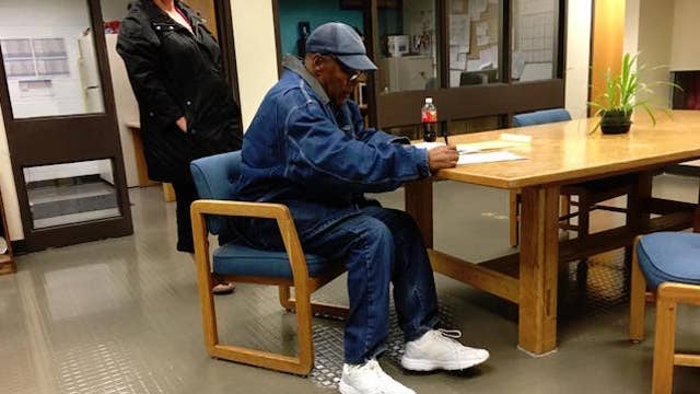 O.J. Simpson out of prison after 9 years for armed robbery