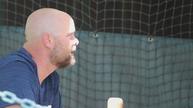 McCann catches for Braves for 1st time in 5 years