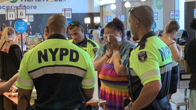 NYPD officers pay accused shoplifter's items