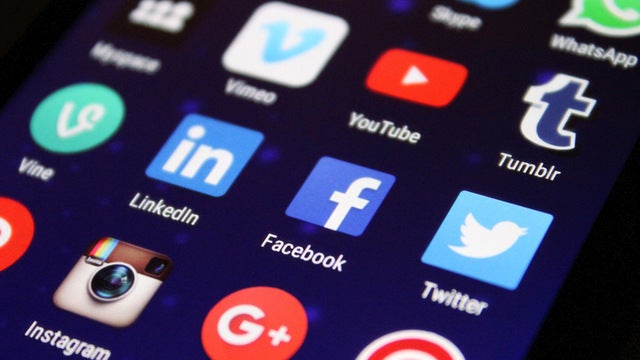 Twitter users imagining #IfSocialMediaDidntExist