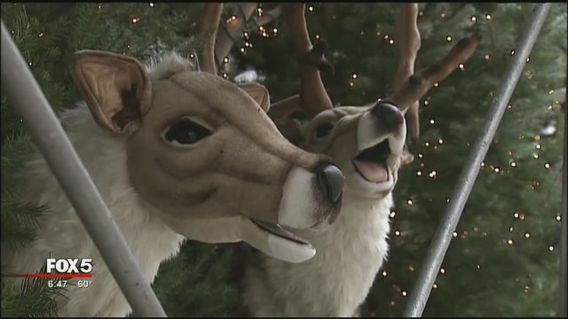 NYC attorney files legal complaint over Christmas display