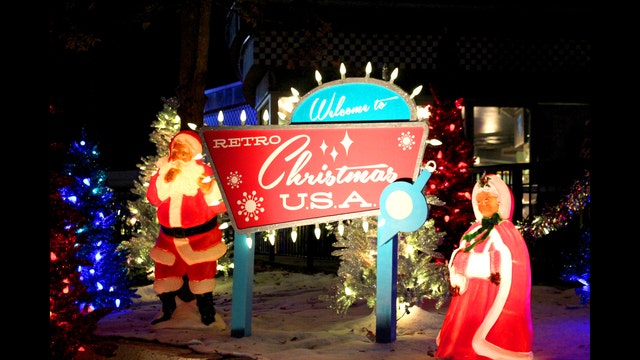 Six Flags in Search to Hire Elves and other Santa Helpers