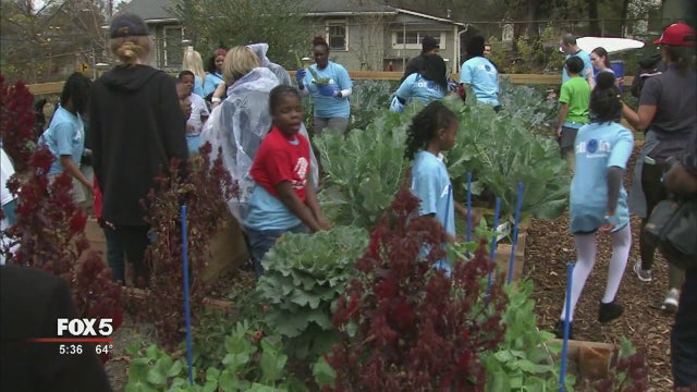Former SEC players give back to Atlanta