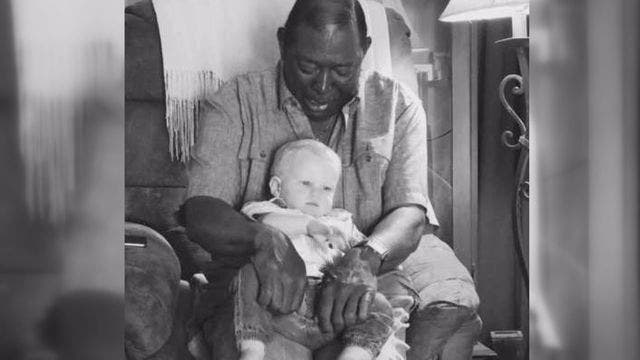 Man's heartfelt thank you to neighbor goes viral